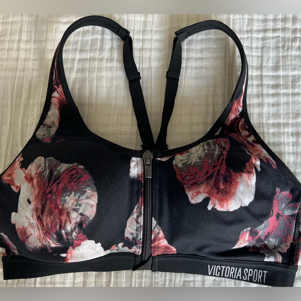 Victoria’s Secret Front Close Bra